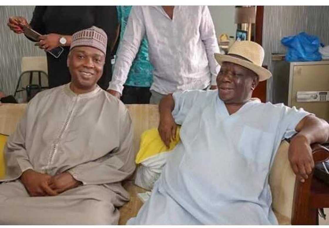 Shugaban Majalisar Dattawa ya kai ziyara wajen Edwin Clark Shugaban Majalisar Dattawa ya kai ziyara wajen Edwin Clark