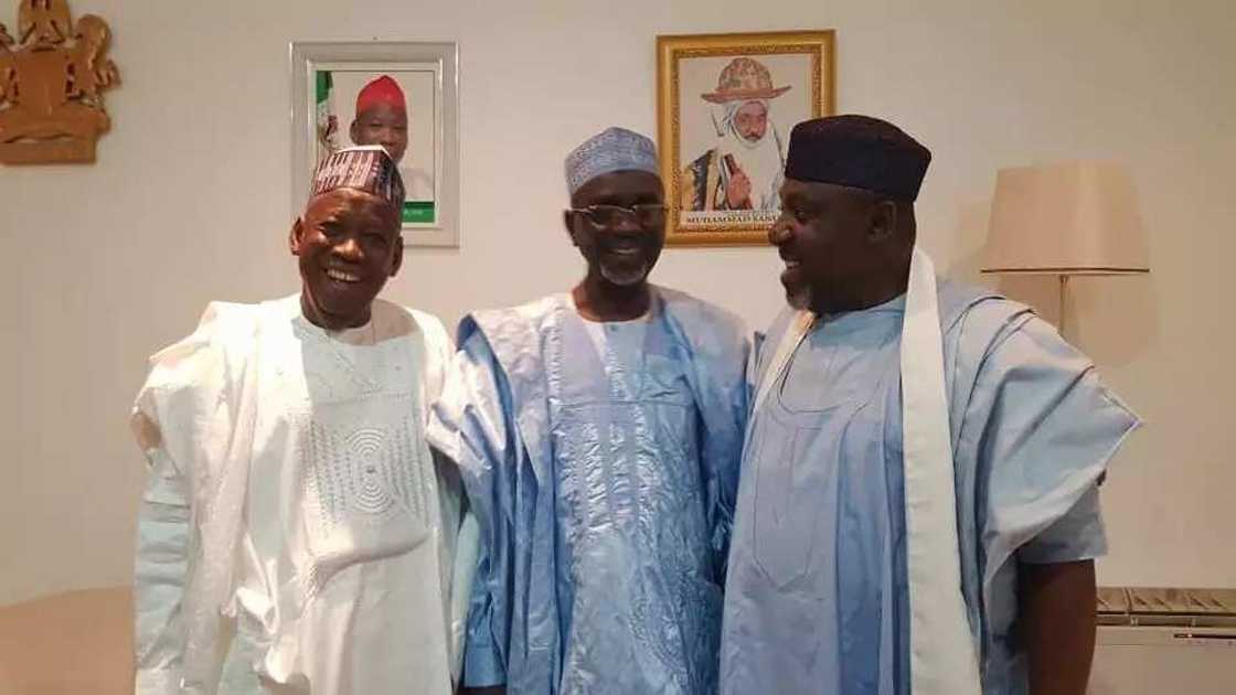 Takanas-ta-kano: Gwamnan APC ya yi tattaki har Kano don yiwa shekarau murna Takanas-ta-kano: Gwamnan APC ya yi tattaki har Kano don yiwa shekarau murna