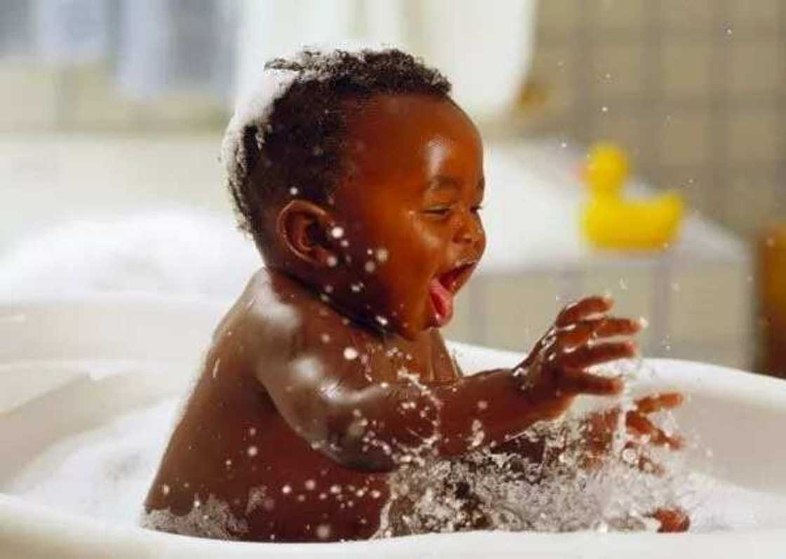 An tsinci jaririn wata 8 a cikin randan ruwa An tsinci jaririn wata 8 a cikin randan ruwa