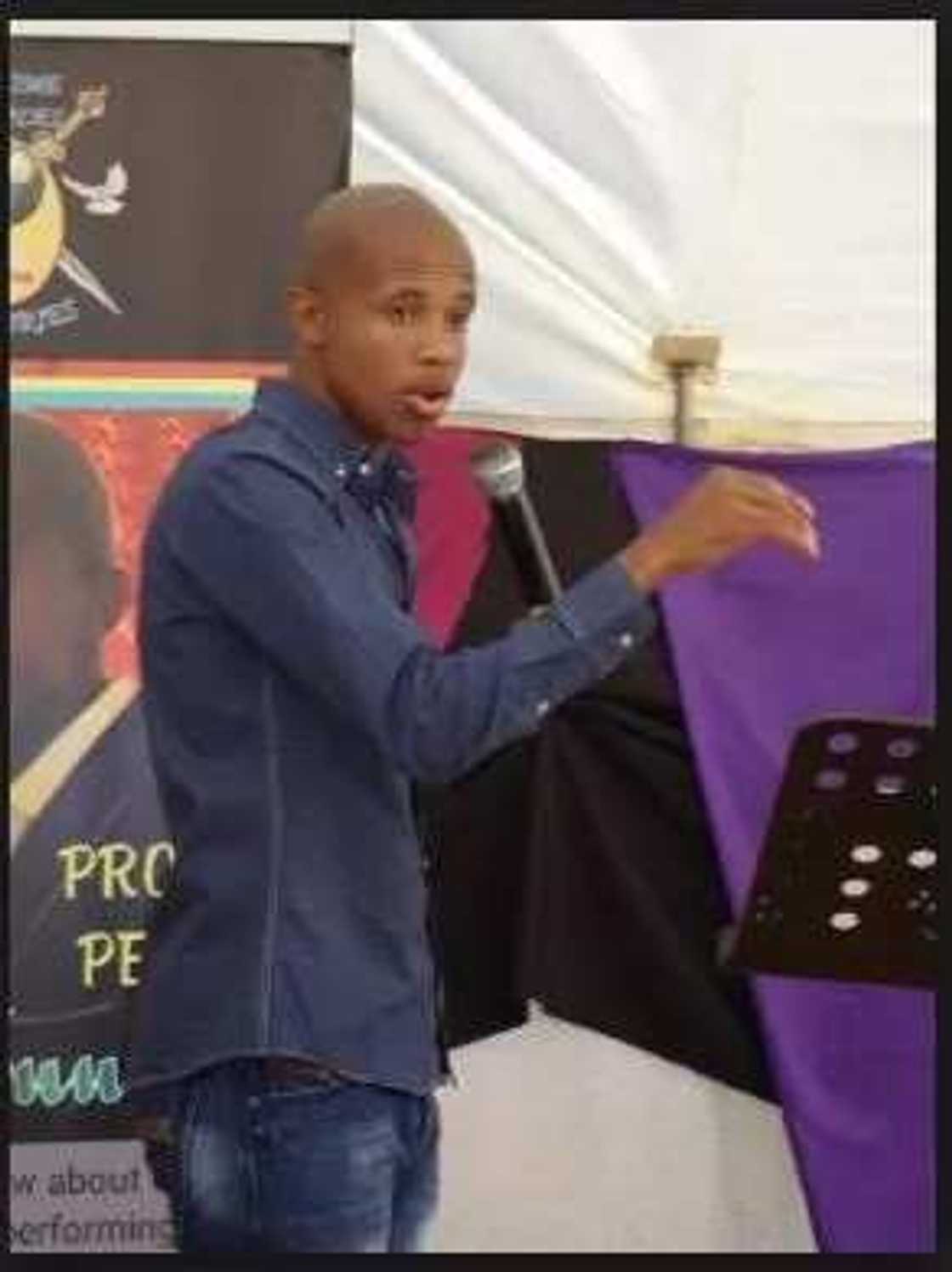 Pastor climbs over his members with car to show God's power Pastor climbs over his members with car to show God's power