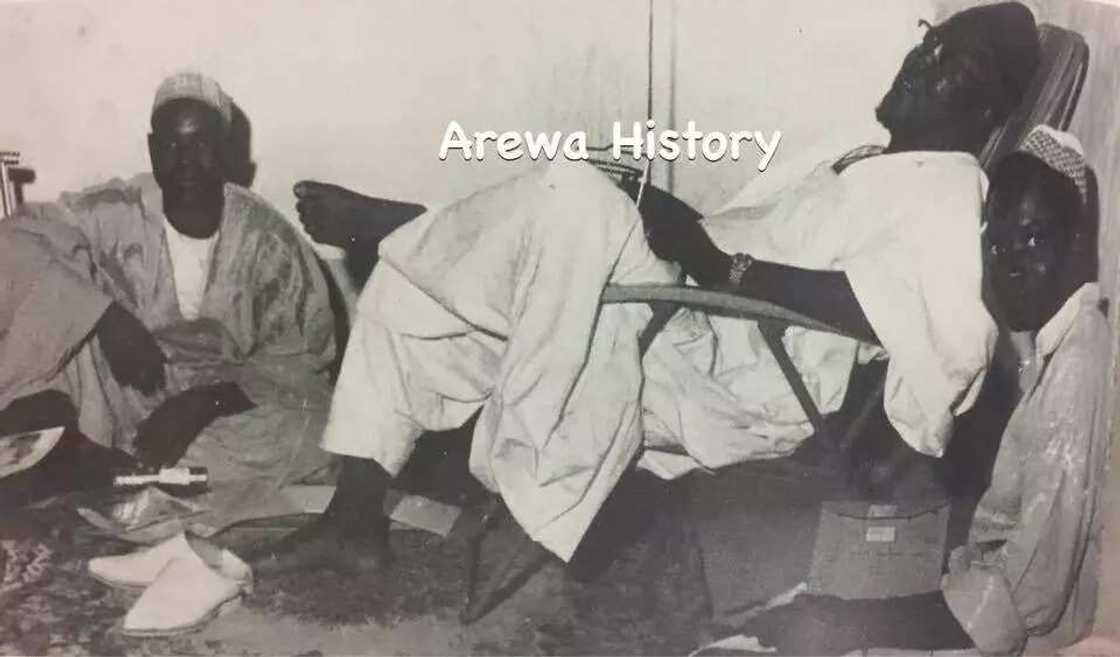 Hassan Lemu tare da Sardauna Hassan Lemu tare da Sardauna