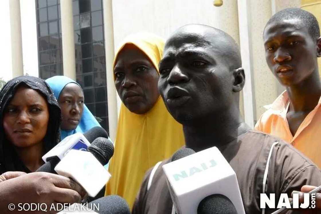 How Nnamdi Kanu is helping us secure the release of our brothers held by DSS for 5 years – Families of detained inmates (photos, videos) How Nnamdi Kanu is helping us secure the release of our brothers held by DSS for 5 years – Families of detained inmates (photos, videos)