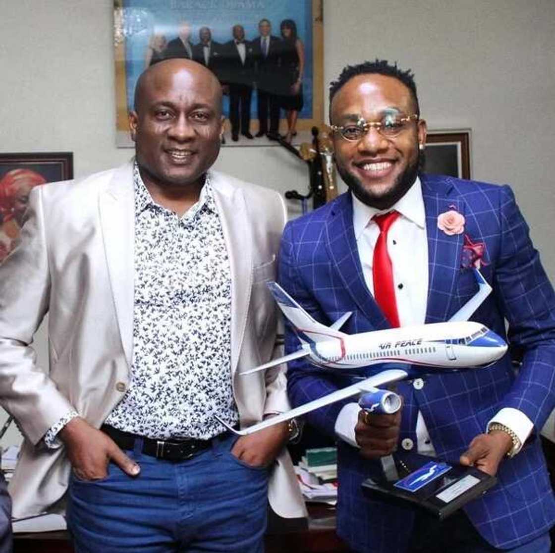 Kcee's Deal With Air Peace Makes Him A Laughing Stock Kcee's Deal With Air Peace Makes Him A Laughing Stock