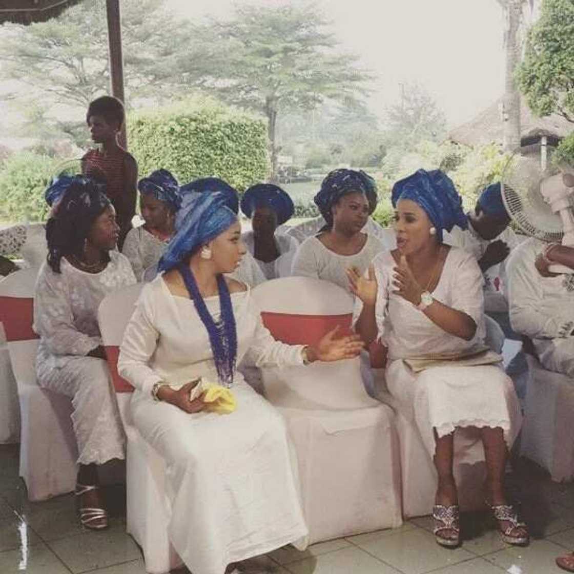 Fuji Singer Spotted With Top Movie Stars Fuji Singer Spotted With Top Movie Stars