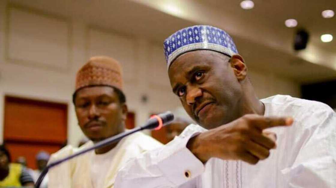 Siyasantar da Covid-19: Ganduje ya yi wa shugaban NHIS 'wankin babban bargo' Siyasantar da Covid-19: Ganduje ya yi wa shugaban NHIS 'wankin babban bargo'