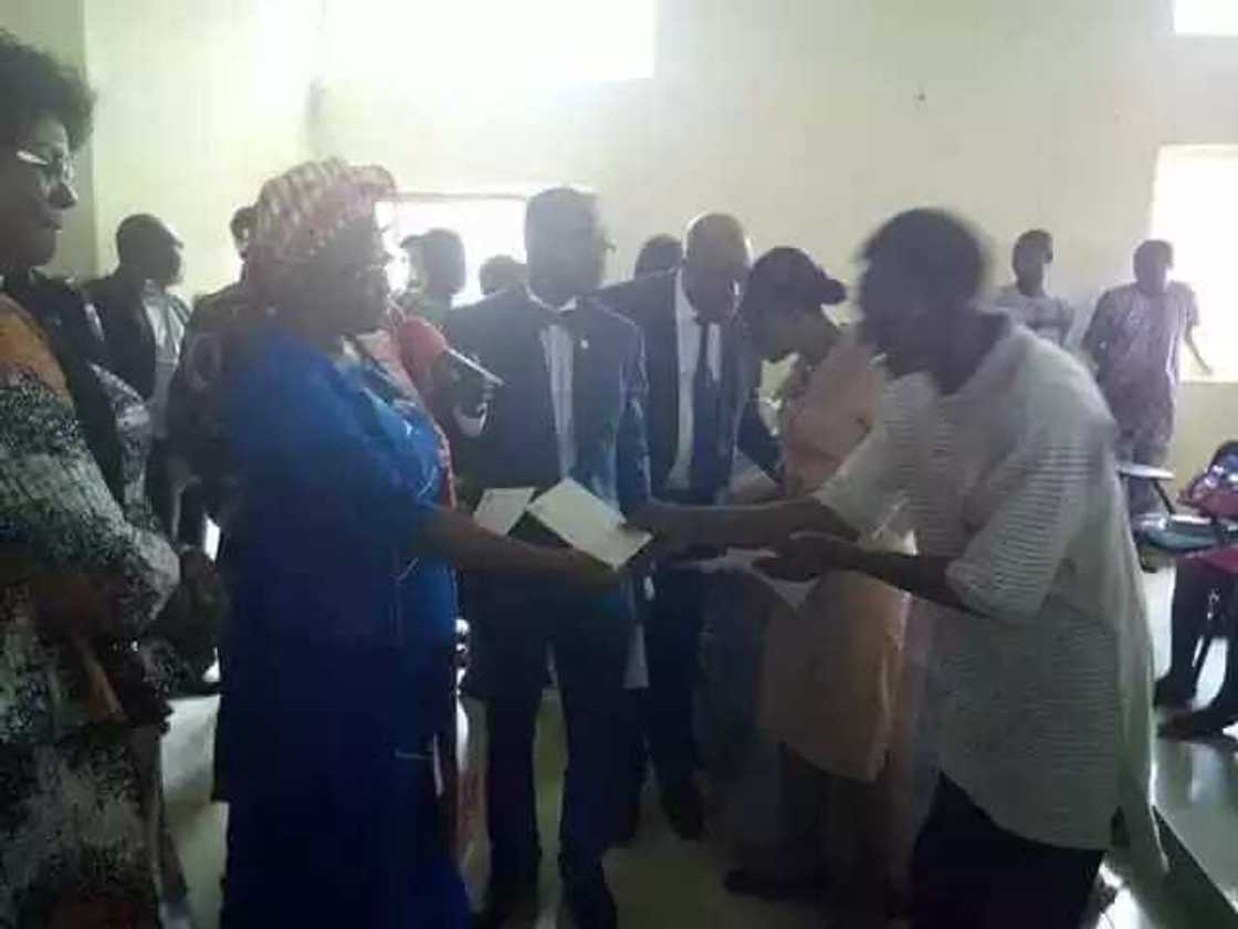 Matar Gwamna Fayosen tayi kyan kai Matar Gwamna Fayosen tayi kyan kai