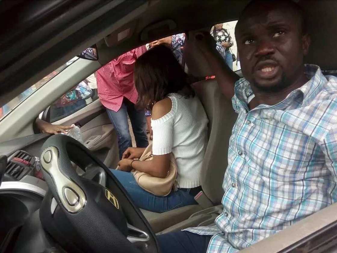 Man gets into trouble after giving girl N1k when she was asking for N20k for TDB Man gets into trouble after giving girl N1k when she was asking for N20k for TDB