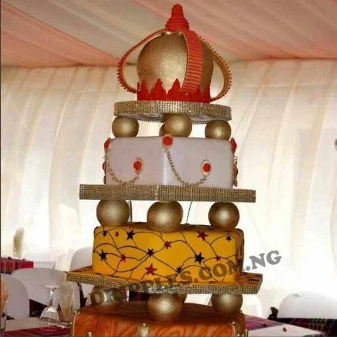 13 traditional wedding cakes that stun you (photos)