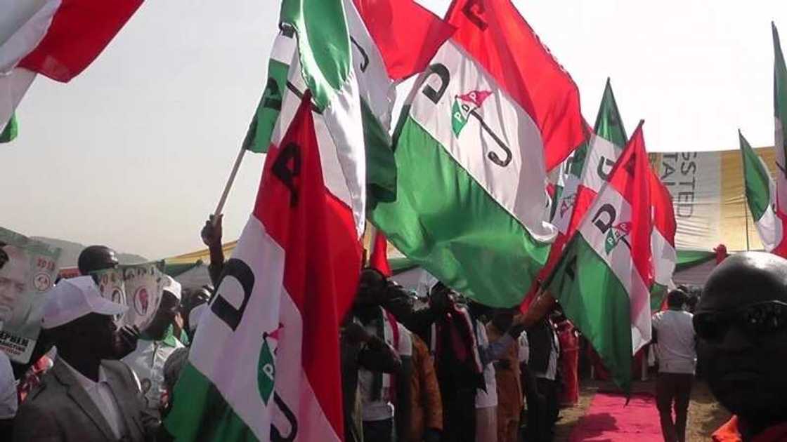 PDP ta zama mafi rinjaye a majalisar dokokin Abia bayan lashe kujeru 19 cikin 24 PDP ta zama mafi rinjaye a majalisar dokokin Abia bayan lashe kujeru 19 cikin 24