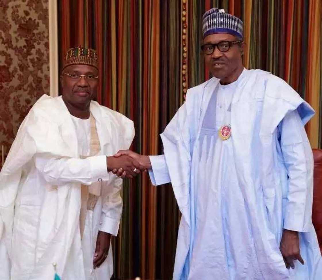 Ba zan taba goyon bayan Atiku ba idan Buhari na raye– Inji gwamnan jahar Adamawa Ba zan taba goyon bayan Atiku ba idan Buhari na raye– Inji gwamnan jahar Adamawa