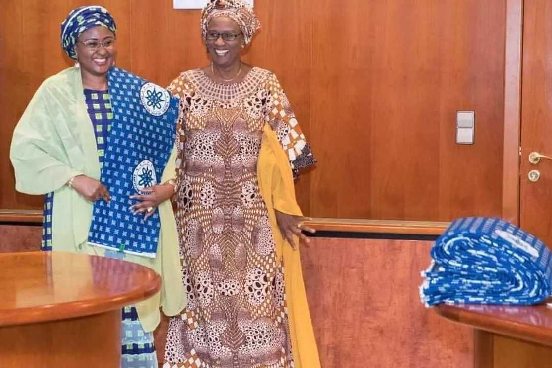 Uwargidar shugaban kasa ta karbi bakoncin shuwagabannin jam’iyar matan Arewa Uwargidar shugaban kasa ta karbi bakoncin shuwagabannin jam’iyar matan Arewa