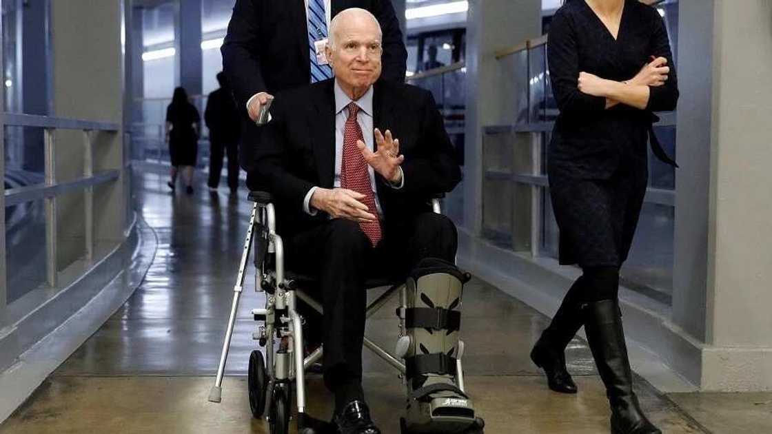 John Sidney McCain III ya yi fama da ciwon Daji John Sidney McCain III ya yi fama da ciwon Daji