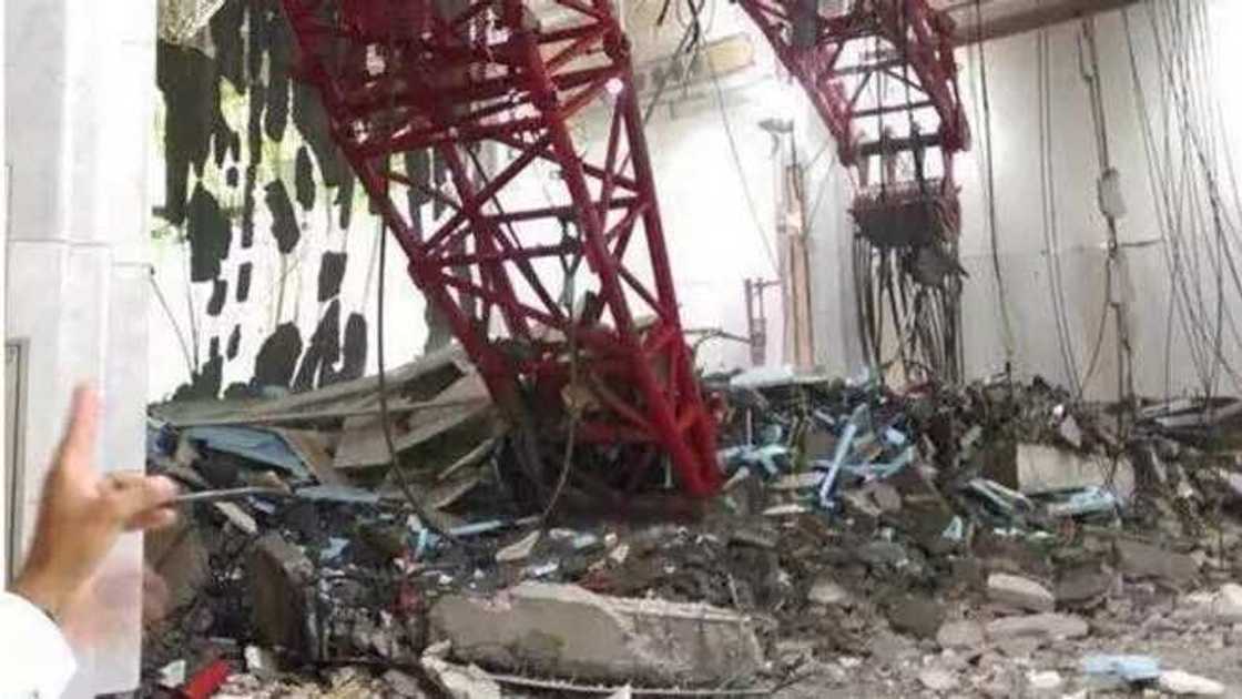 Mecca Crane Crash: 4 Nigerians Missing, 1 Injured Mecca Crane Crash: 4 Nigerians Missing, 1 Injured
