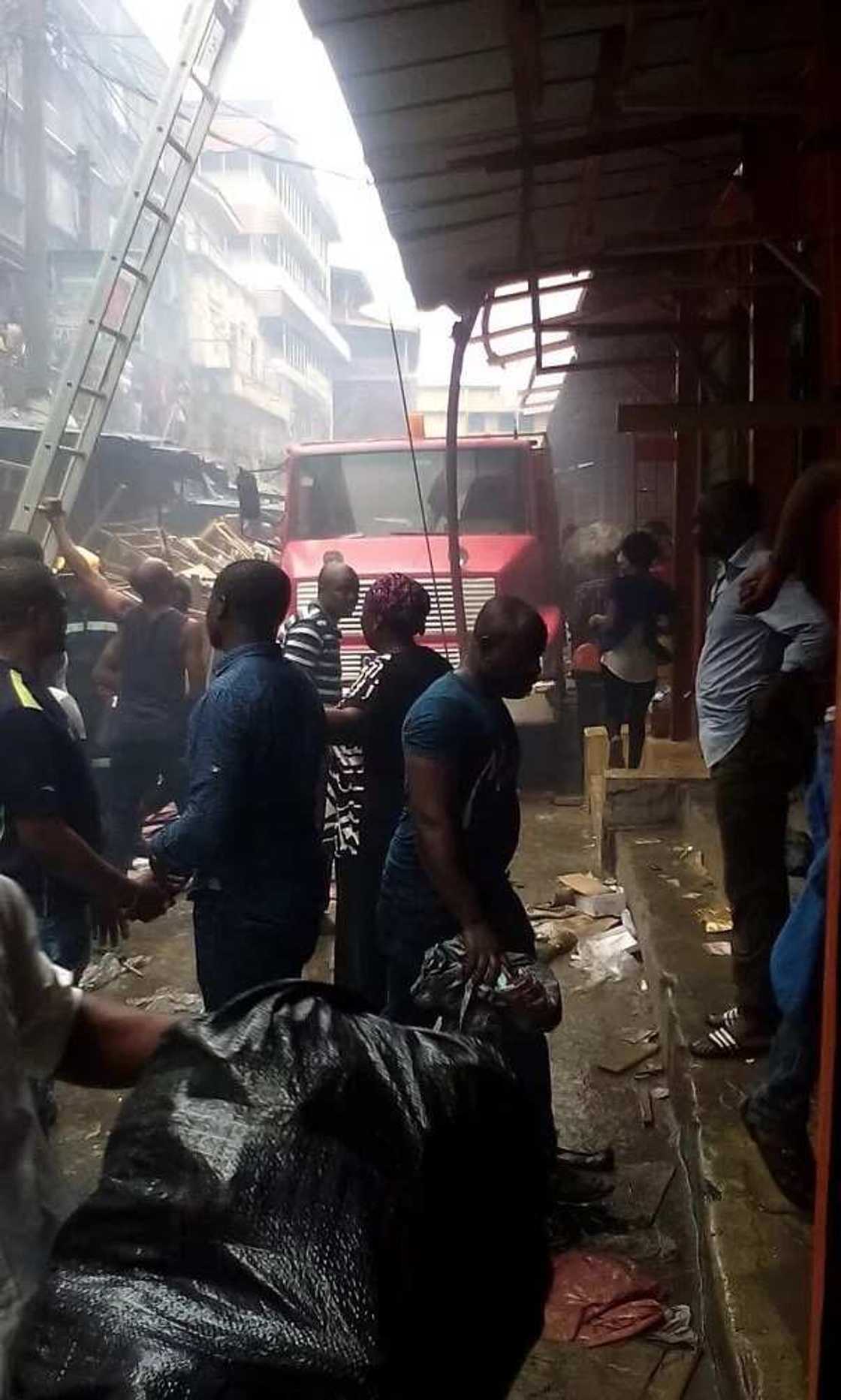 Another Fire Outbreak Hits Balogun Market (PHOTOS) Another Fire Outbreak Hits Balogun Market (PHOTOS)
