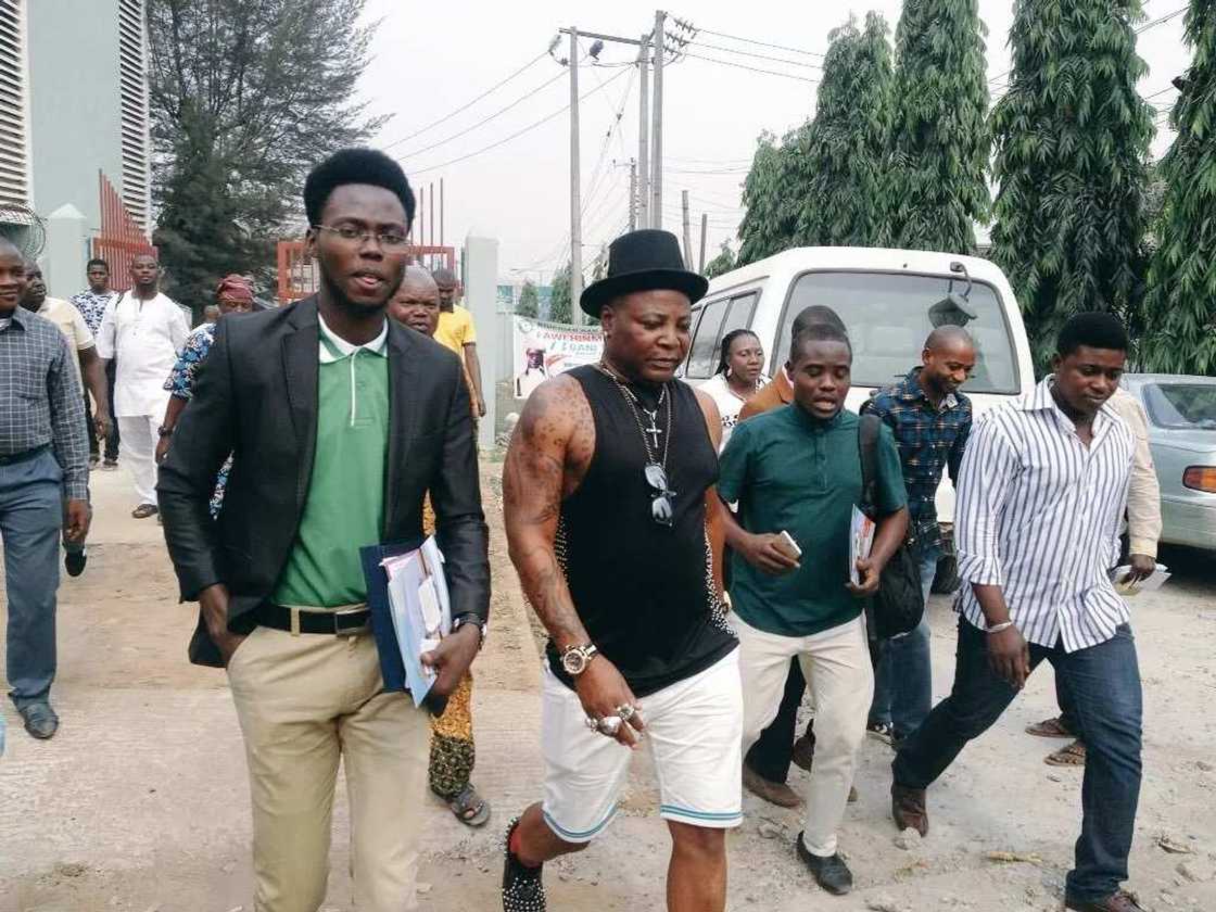 Live Updates: Nigerians continue nationwide protest at National stadium despite 2baba backing down Live Updates: Nigerians continue nationwide protest at National stadium despite 2baba backing down