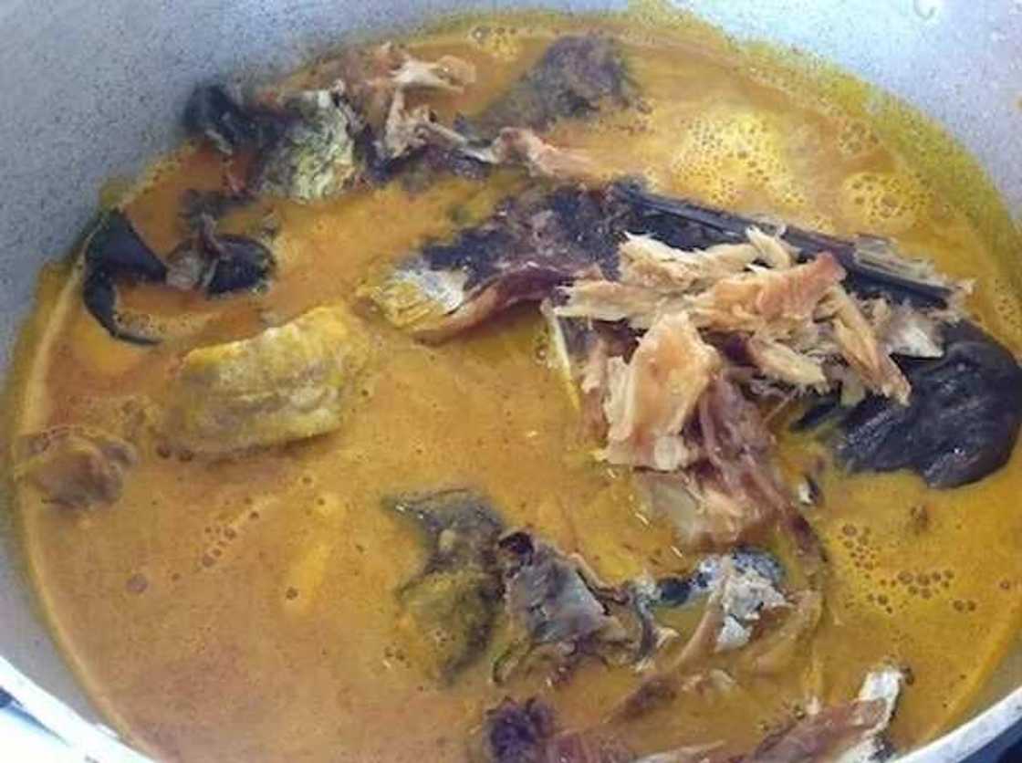 How to prepare Nigerian Atama soup with waterleaf