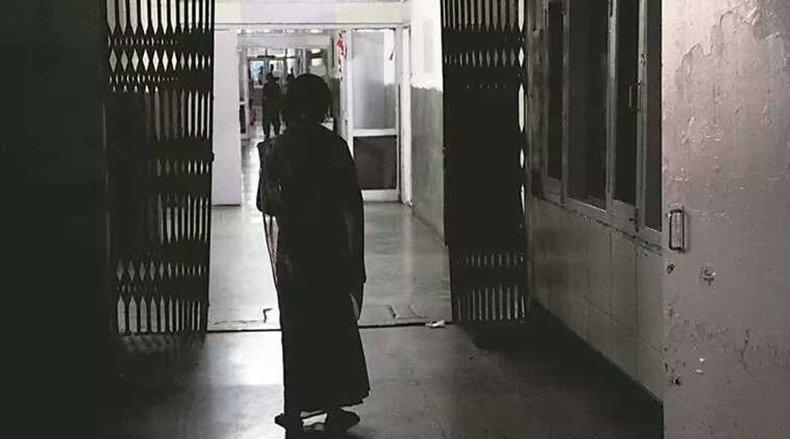 Wani hisabin sai a lahira: Yarinya ýar shekara 10 ta haihu bayan kawunta yayi mata fyaɗe Wani hisabin sai a lahira: Yarinya ýar shekara 10 ta haihu bayan kawunta yayi mata fyaɗe