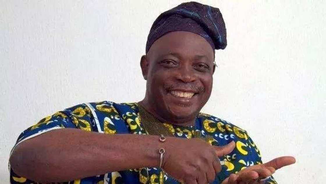 Yanzu yanzun: Tsohon gwamnan jihar Osun ya yanke jiki ya fadi, an garzaya da shi asibiti Yanzu yanzun: Tsohon gwamnan jihar Osun ya yanke jiki ya fadi, an garzaya da shi asibiti