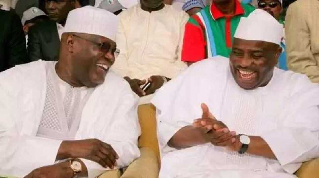 PDPn Tambawal na can yana saye quri'un Sokoto - APC ga INEC PDPn Tambawal na can yana saye quri'un Sokoto - APC ga INEC