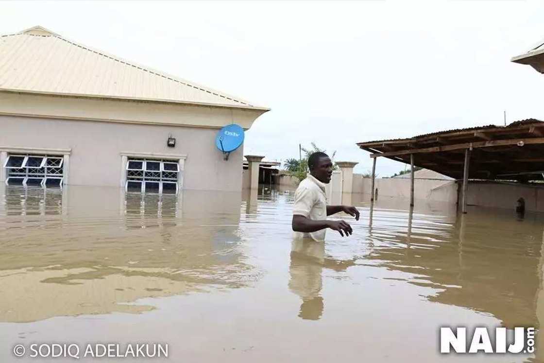 Za'a yi ambaliya a jihohi 32 bana, Ministan Ruwa ya lissafo su Za'a yi ambaliya a jihohi 32 bana, Ministan Ruwa ya lissafo su