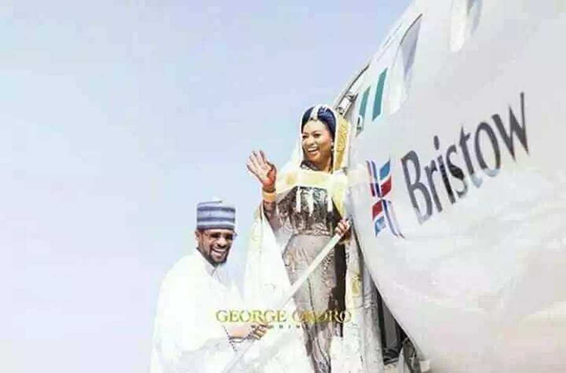 Kunnenka nawa? Karanta yadda aka kwashi Amarya Fatima Ganduje zuwa akin mijinta (Hotuna Kunnenka nawa? Karanta yadda aka kwashi Amarya Fatima Ganduje zuwa akin mijinta (Hotuna