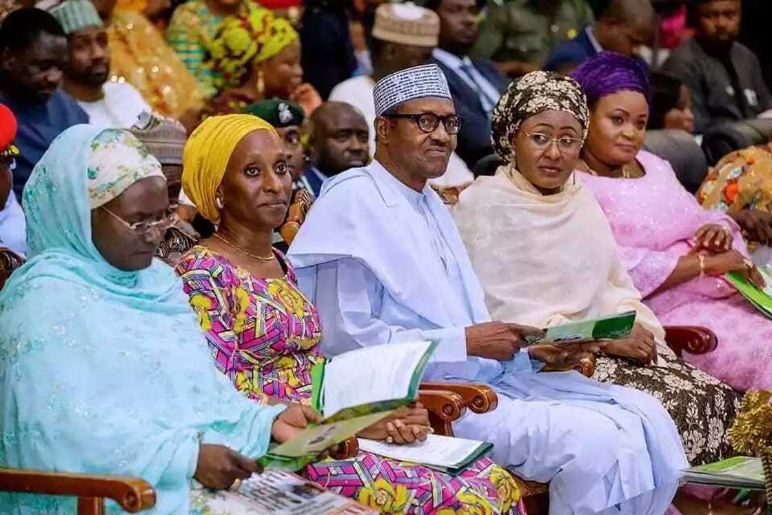 'Yan kungiyar yakin neman zabe da Aisha Buhari ta kafa domin nasarar mijin ta a 2019 'Yan kungiyar yakin neman zabe da Aisha Buhari ta kafa domin nasarar mijin ta a 2019