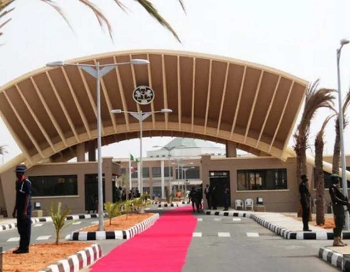 Barayin baturin motoci sun yi kamari a sakatariya na Katsina Barayin baturin motoci sun yi kamari a sakatariya na Katsina