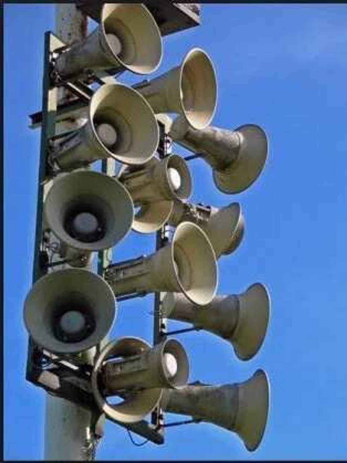 Daga yanzu, an hana Sallah da na'urar amsa kuwa a Saudiyya illa kira da Iqamah