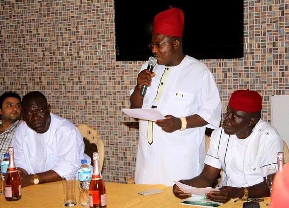 Kingiyar kabilar Igbo (Ohanaeze) tayi kakkausan gargadi ga gwamnatin Buhari Kingiyar kabilar Igbo (Ohanaeze) tayi kakkausan gargadi ga gwamnatin Buhari