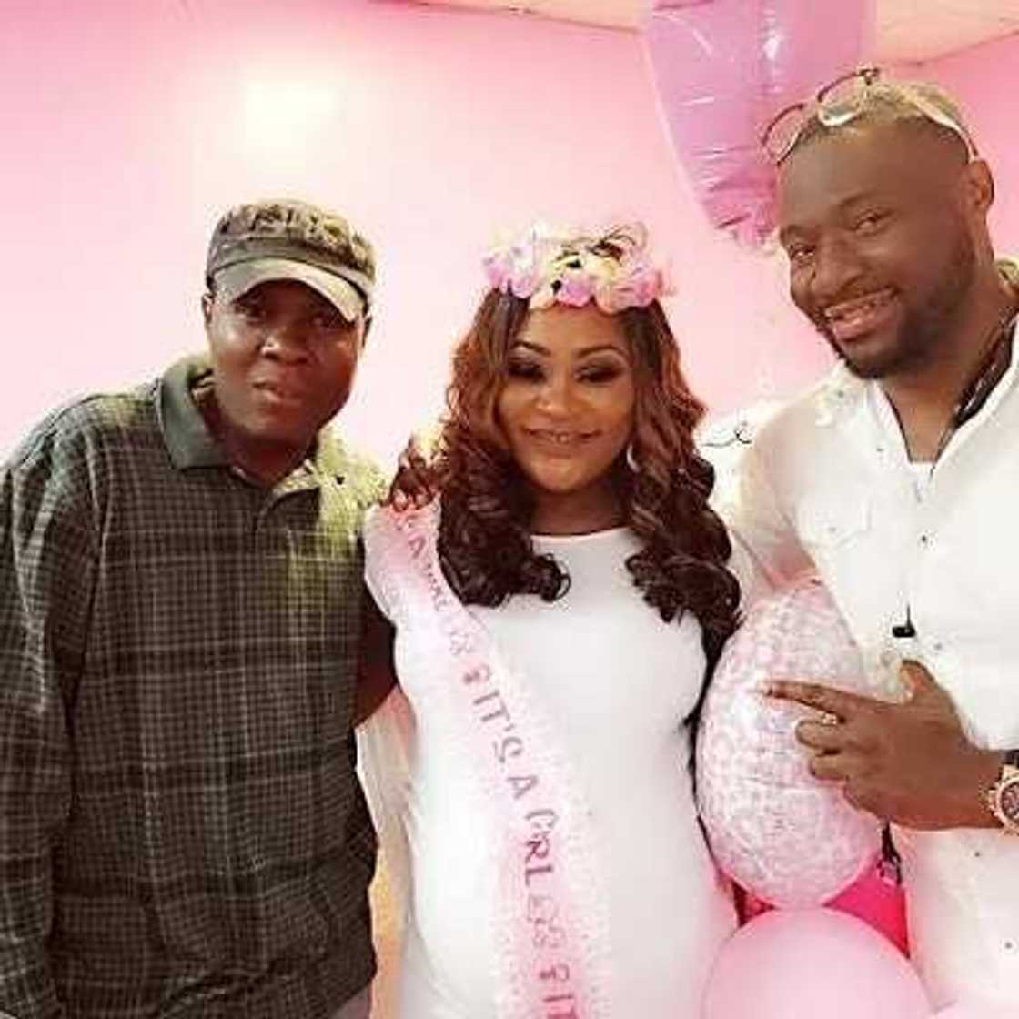 Uche Elendu looks radiant during baby shower Uche Elendu looks radiant during baby shower