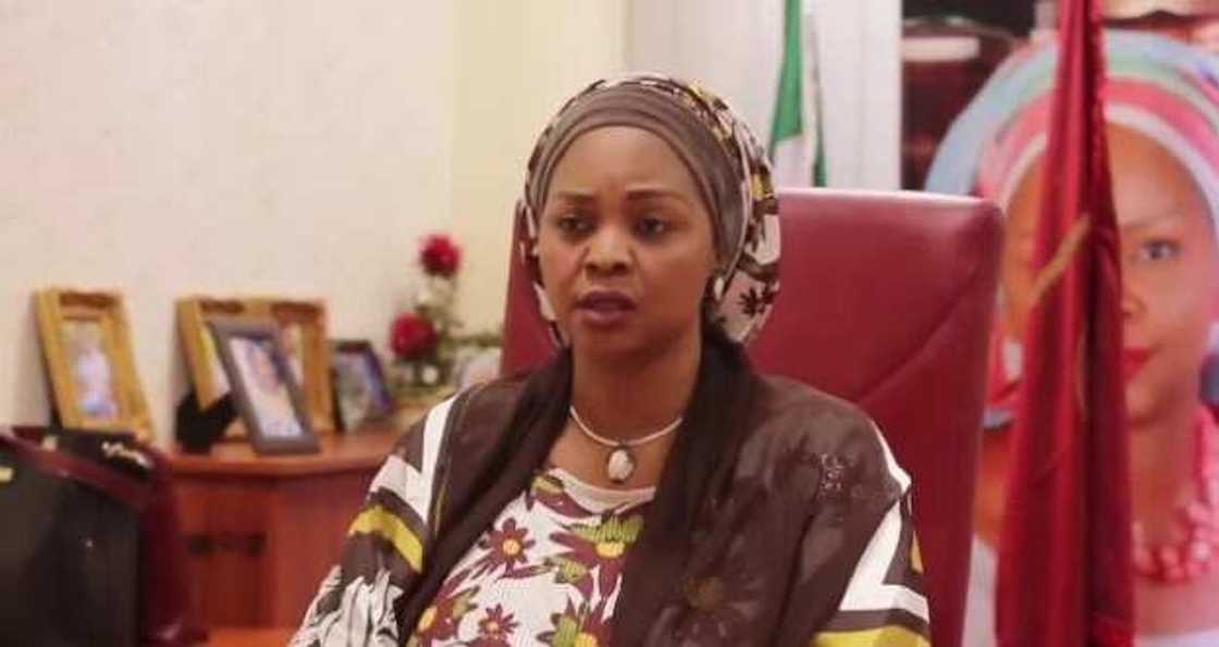 Mahaifina ya kona mani kaya saboda na yarda da Yesu Almasihu - Sanata Binta Mahaifina ya kona mani kaya saboda na yarda da Yesu Almasihu - Sanata Binta