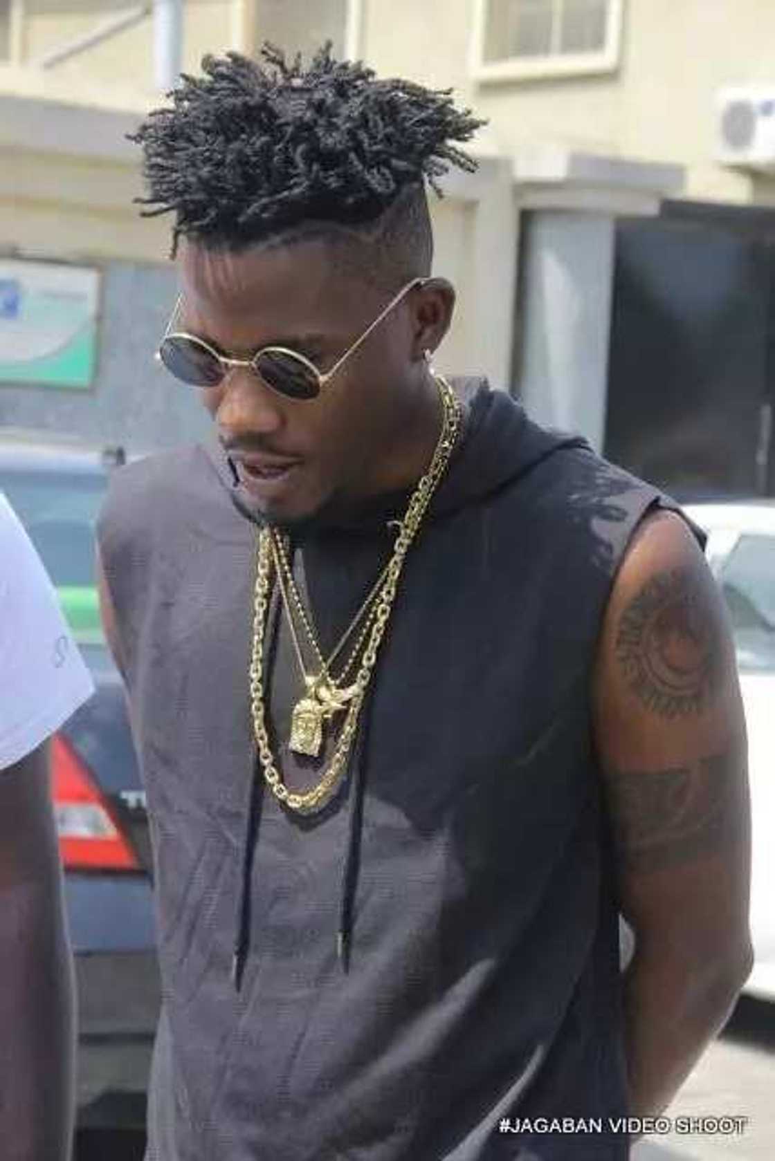 Ycee Attacks Vector, Makes Joke Off His Lyrics Ycee Attacks Vector, Makes Joke Off His Lyrics