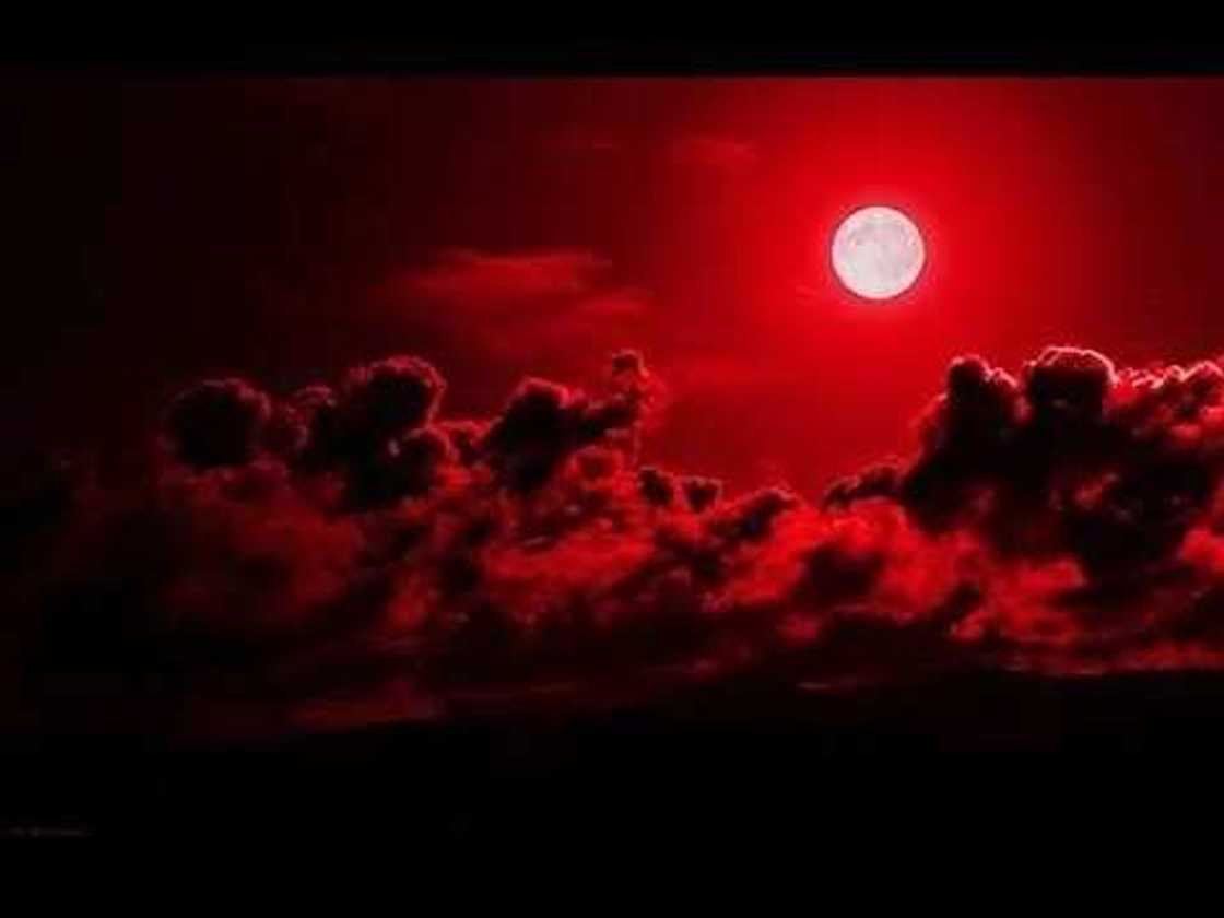 Blood Moon: Christians Say World Ends September 28 Blood Moon: Christians Say World Ends September 28