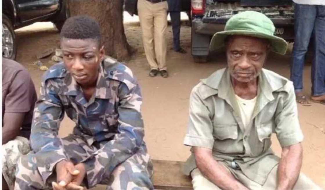 Da Bindigar Harbi-Ka-Ruga Muke Fashi Da Makami, In ji wani karamin yaro dan aji biyu a karamar Sakandire Da Bindigar Harbi-Ka-Ruga Muke Fashi Da Makami, In ji wani karamin yaro dan aji biyu a karamar Sakandire