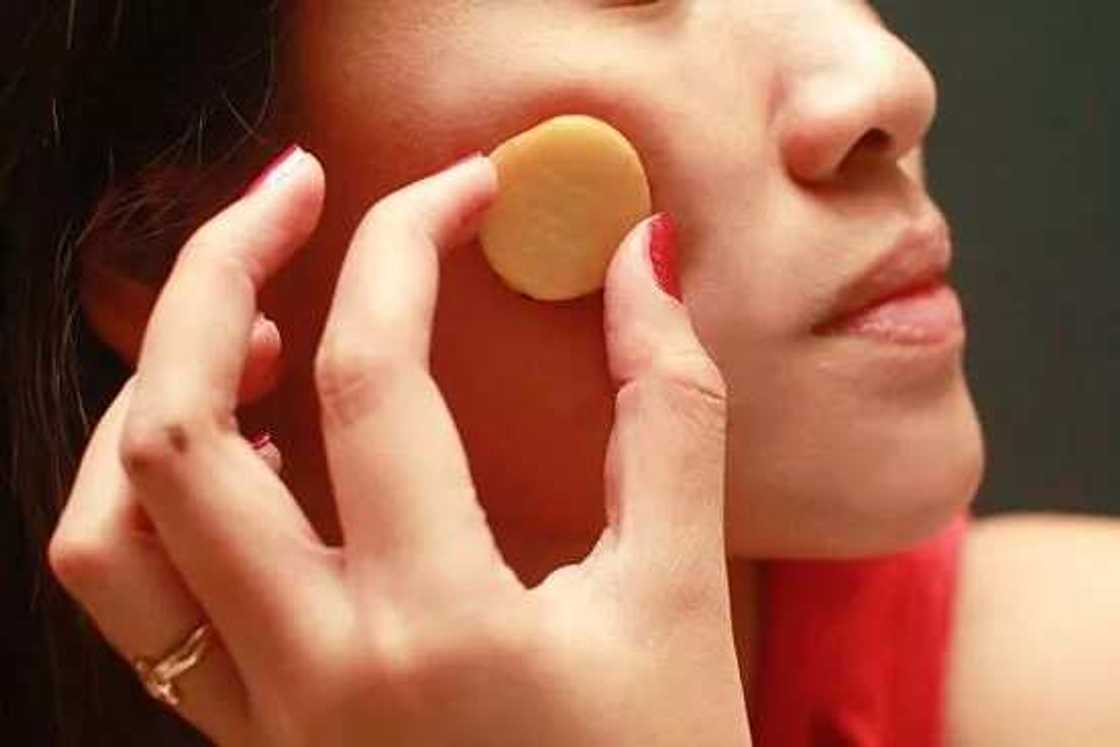 How to get rid of dark spots in 10 easy natural ways How to get rid of dark spots in 10 easy natural ways