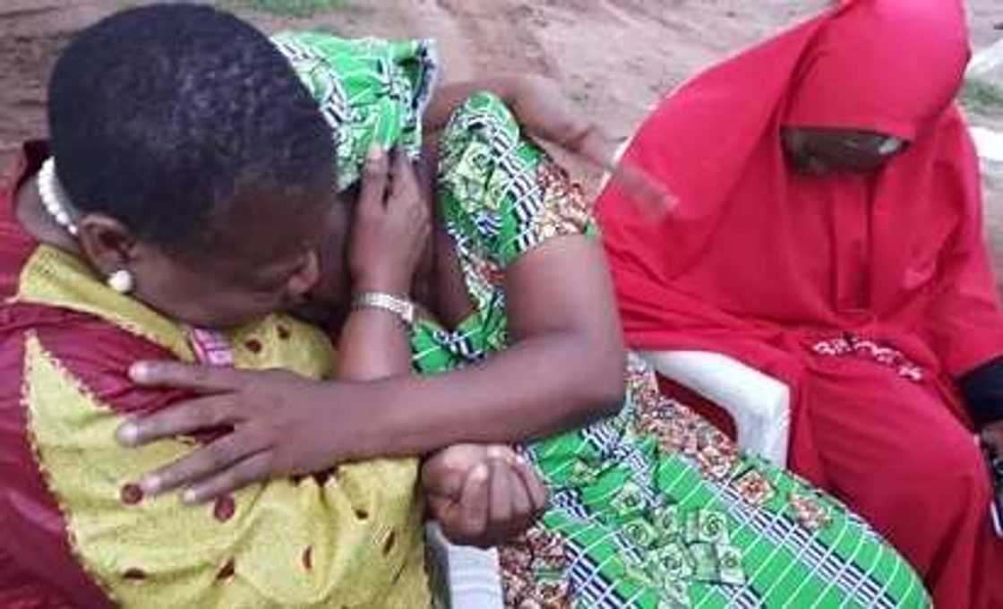 Hotunan da ya tabbatar da cewa an sace yan matan Chibok Hotunan da ya tabbatar da cewa an sace yan matan Chibok