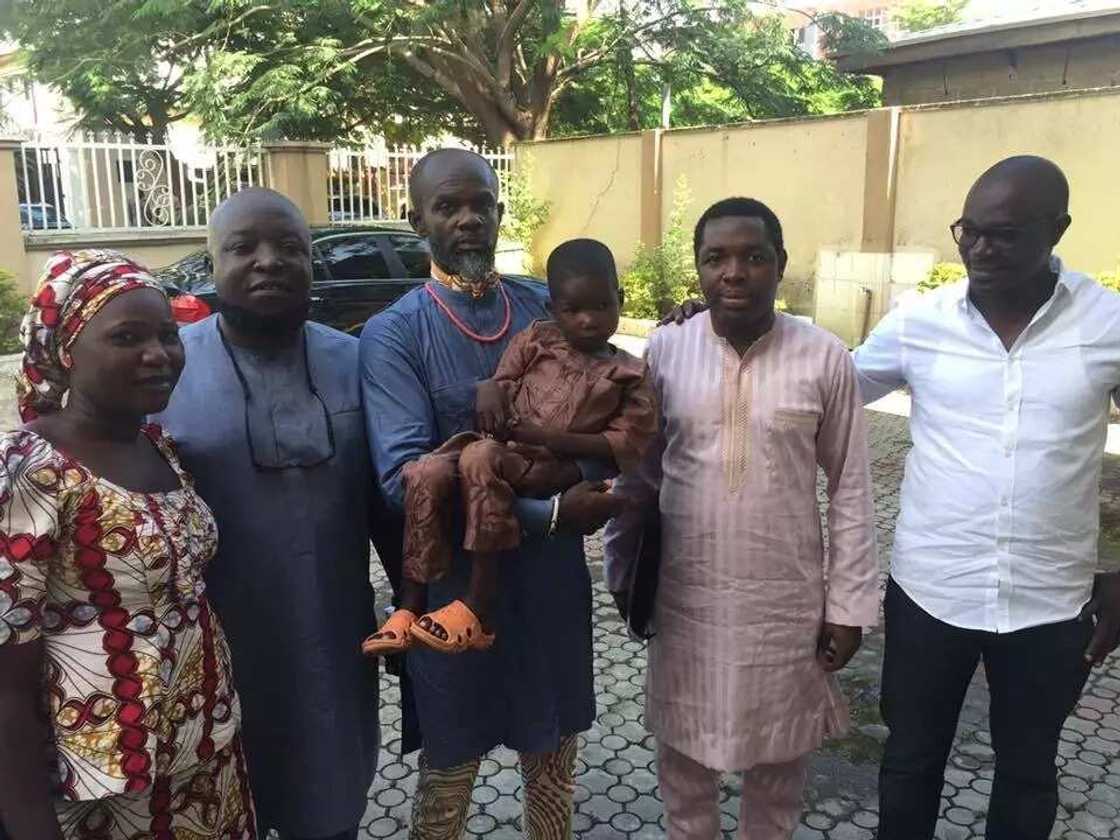 Yadda ɗan Boko Haram ya lahanta wani yaro a daren da suka sace yan matan Chibok Yadda ɗan Boko Haram ya lahanta wani yaro a daren da suka sace yan matan Chibok