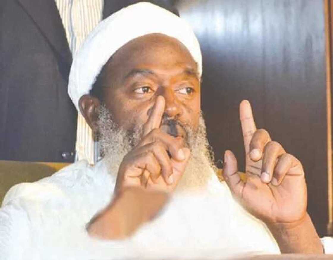 Badaƙalar gidan N700,000,000: Sheikh Gumi ya caccaki mai alfarma Sarkin Musulmi Badaƙalar gidan N700,000,000: Sheikh Gumi ya caccaki mai alfarma Sarkin Musulmi