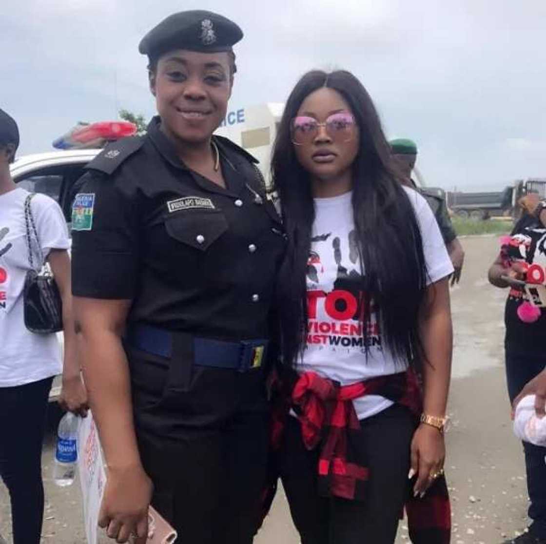 Tonto Dikeh, Mercy Aigbe and Ooni of Ife’s wife campaign against domestic violence (photos) Tonto Dikeh, Mercy Aigbe and Ooni of Ife’s wife campaign against domestic violence (photos)