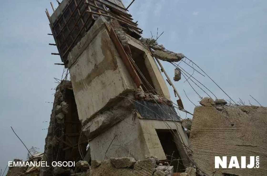 34 dead as 5-storey building collapses in Lagos 34 dead as 5-storey building collapses in Lagos