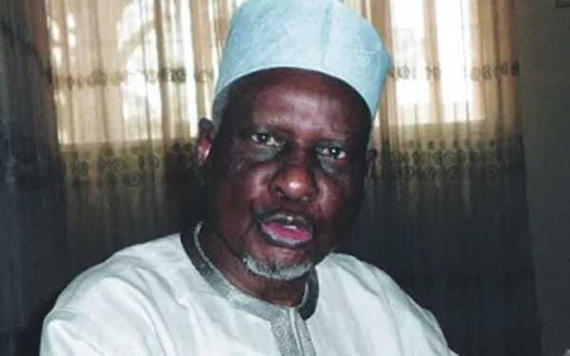 Dattijan Najeriya 4 da suka shawarci Buhari kada ya sake tsayawa takara a 2019 Dattijan Najeriya 4 da suka shawarci Buhari kada ya sake tsayawa takara a 2019