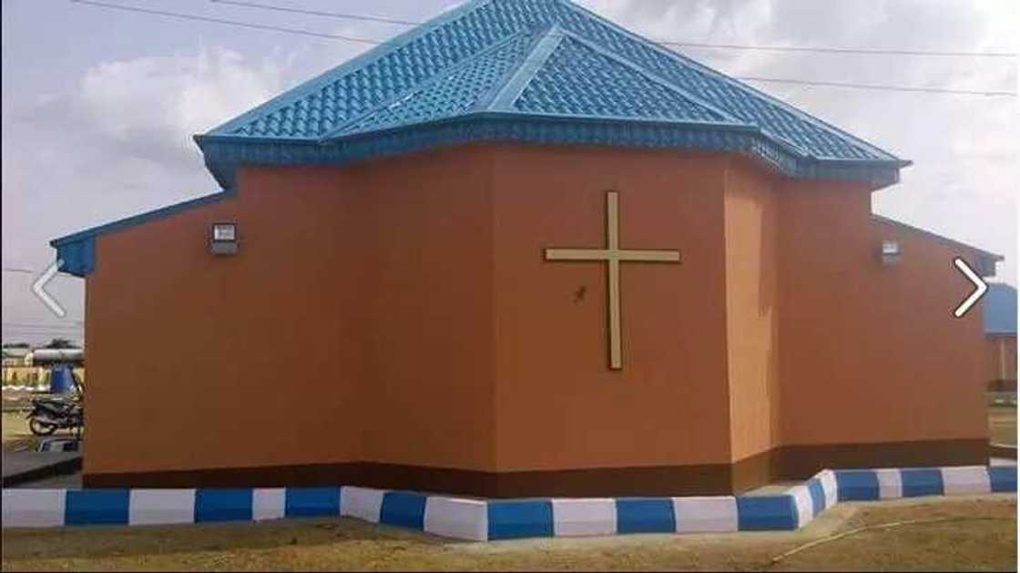 Wani fasto yayi luwadi da dan shekara 13 Wani fasto yayi luwadi da dan shekara 13