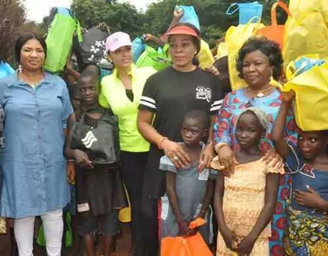 Iara Oshiomhole Visits IDP Camp In Edo Iara Oshiomhole Visits IDP Camp In Edo