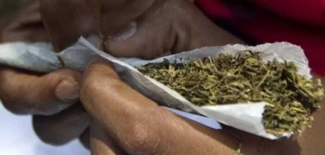 Rashin kudi ne ya sanya ni halin dana ke ciki a yanzu Rashin kudi ne ya sanya ni halin dana ke ciki a yanzu