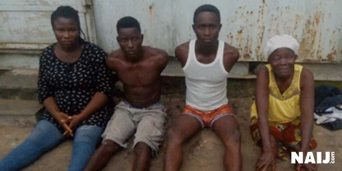 Troops raids ex-militant's residence, arrest 5 suspects (photo) Troops raids ex-militant's residence, arrest 5 suspects (photo)