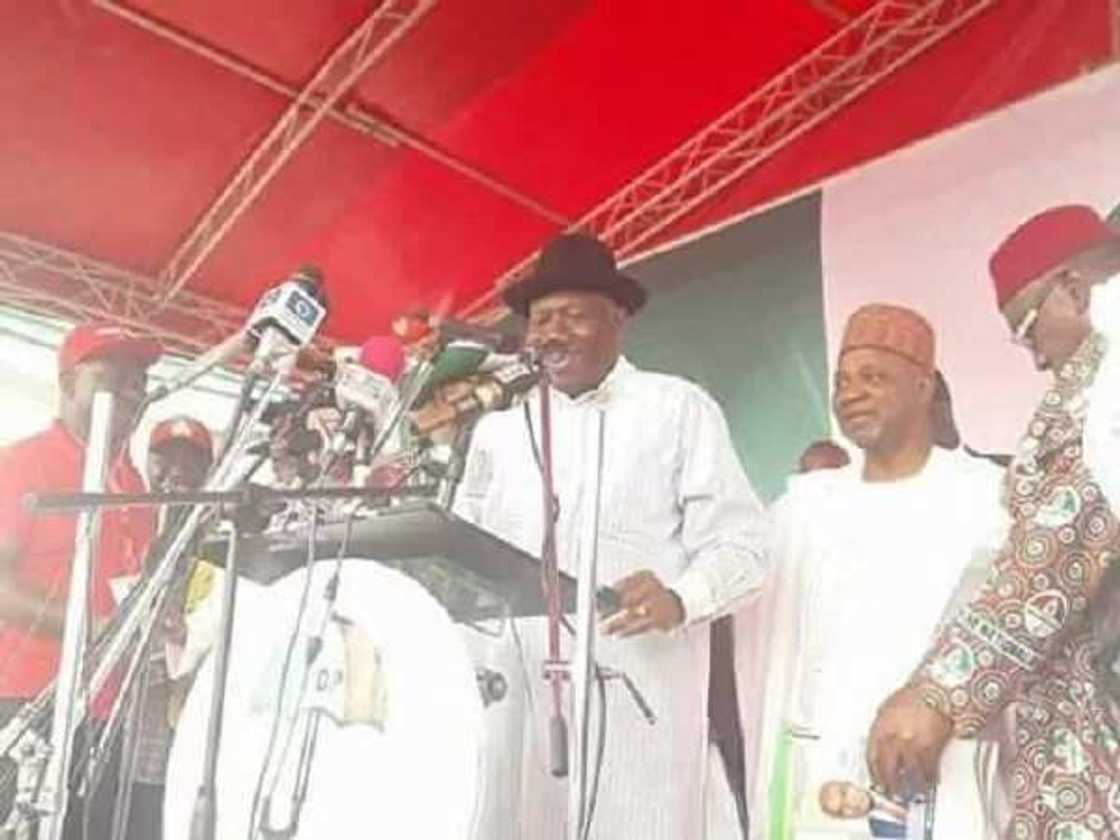 PDP convention: 3 major south west candidates withdraw as delegates vote in keenly contested election (Live updates) PDP convention: 3 major south west candidates withdraw as delegates vote in keenly contested election (Live updates)