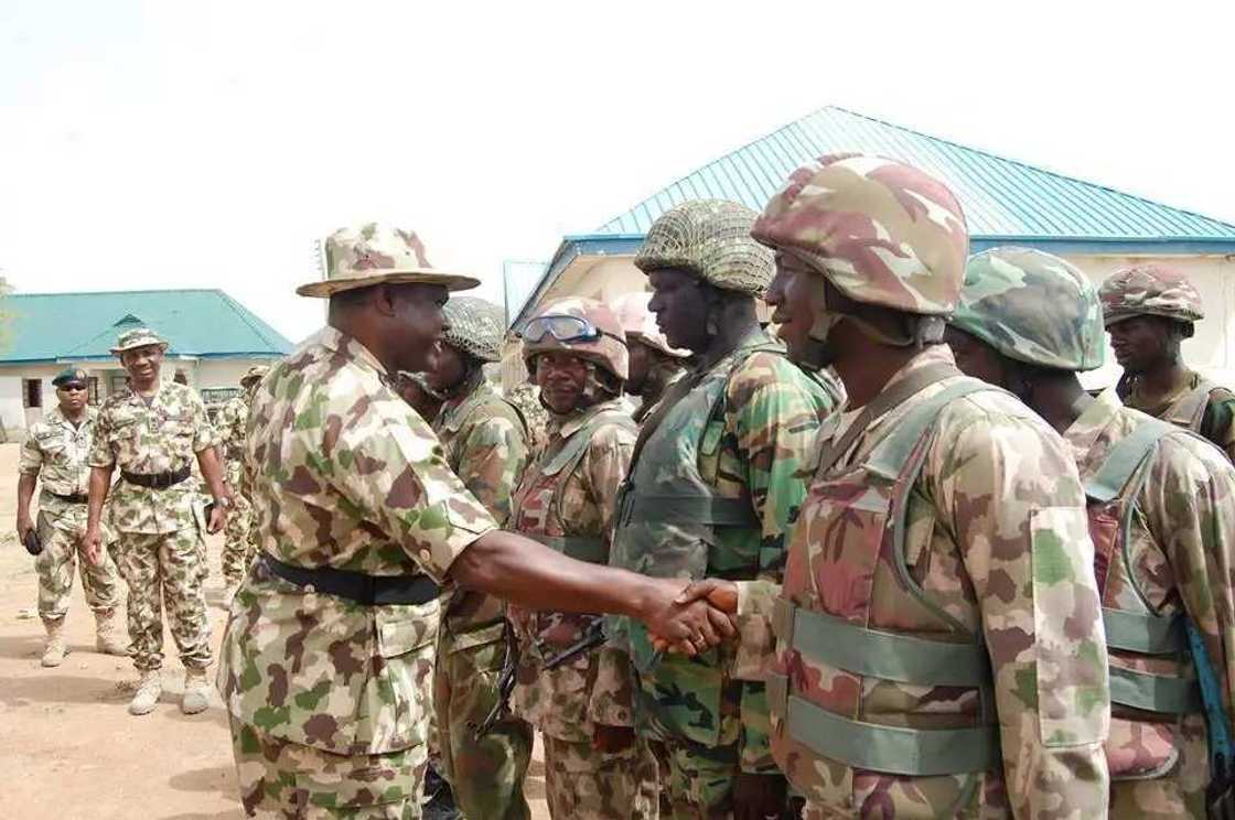 PHOTO Report: Chief Of Army Staff Meets Troops At The Frontline PHOTO Report: Chief Of Army Staff Meets Troops At The Frontline