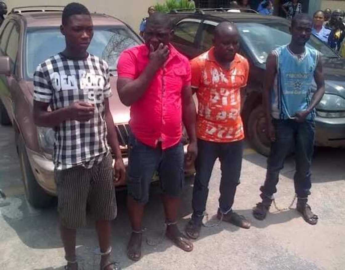 Police Parade Ikorodu Bank Robbers (PHOTOS) Police Parade Ikorodu Bank Robbers (PHOTOS)
