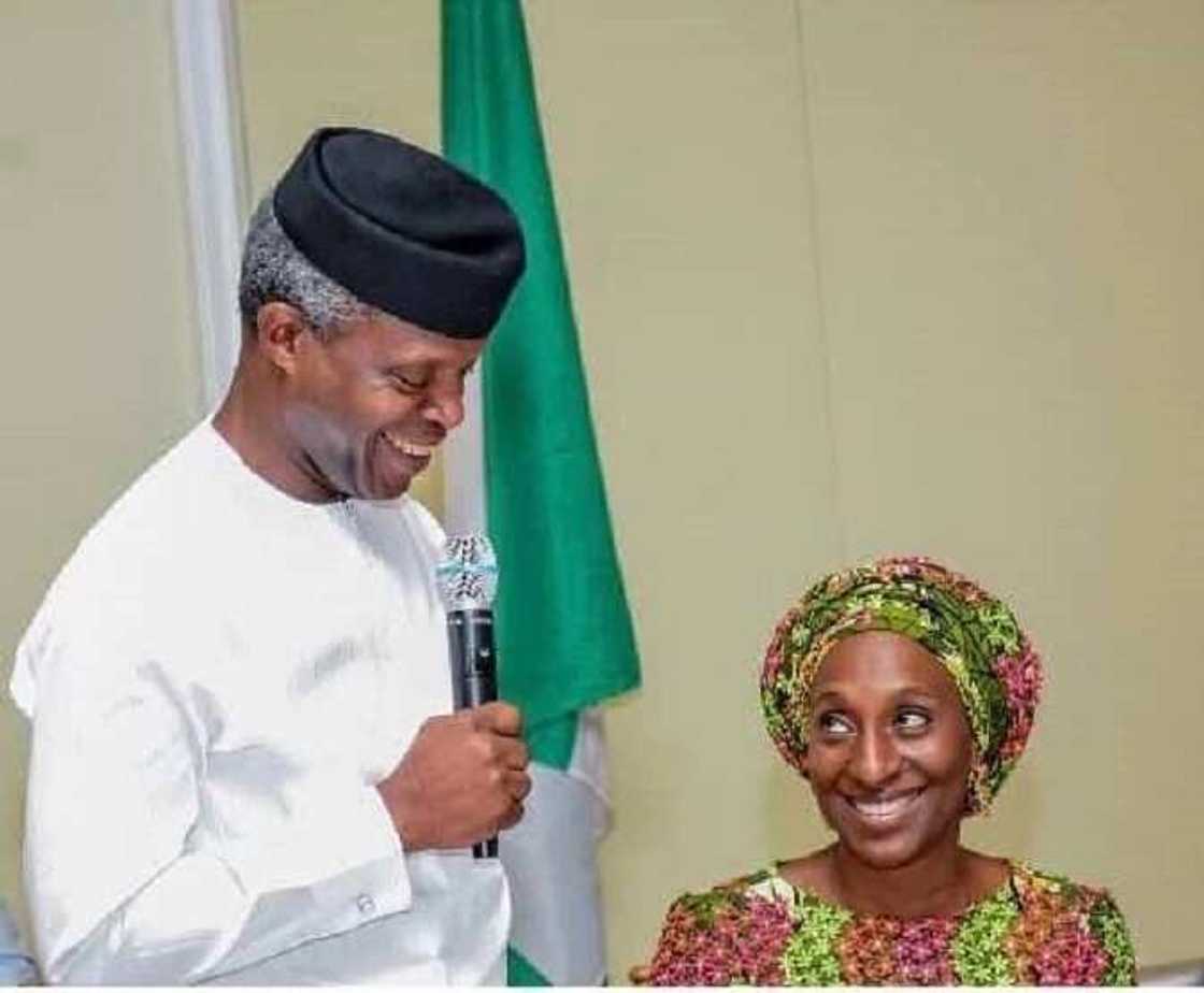 Mataimakin Shugaban Kasa yace bai da wanda yake da ita a Duniya irin Mai dakin sa Mataimakin Shugaban Kasa yace bai da wanda yake da ita a Duniya irin Mai dakin sa