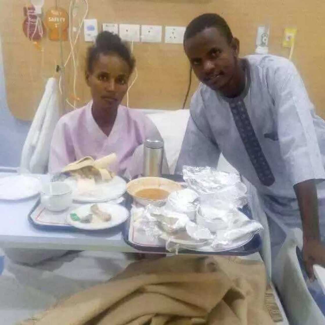 Gwamnan jihar Sakkwato ya bada naira miliyan 4 kudin jinyar Maryam Abubakar (Hotuna) Gwamnan jihar Sakkwato ya bada naira miliyan 4 kudin jinyar Maryam Abubakar (Hotuna)